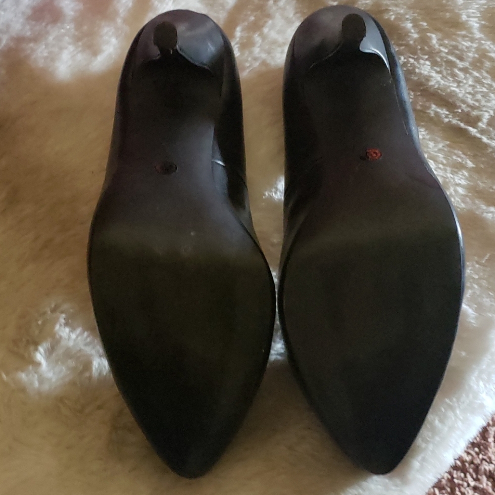 Shoes - Picture 2 of 3